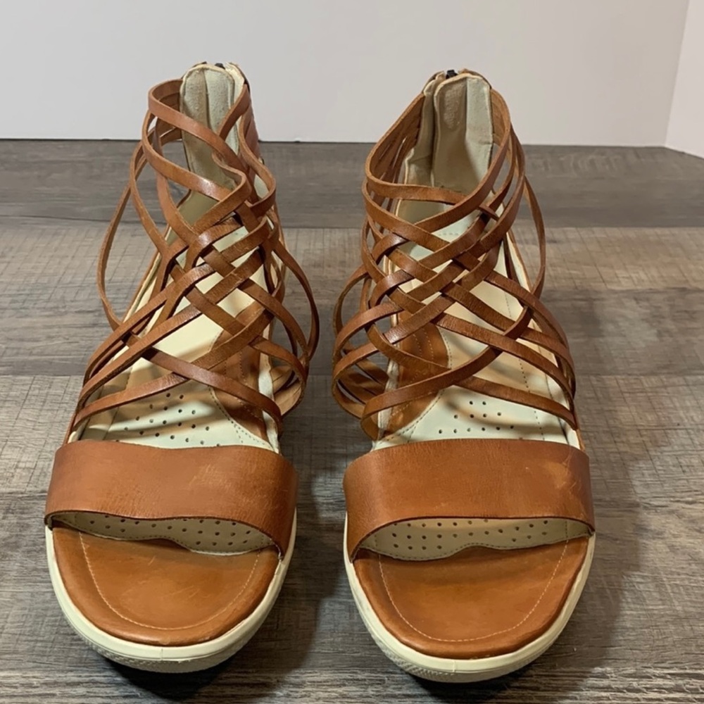 Ecco brown leather strappy sandals size 40